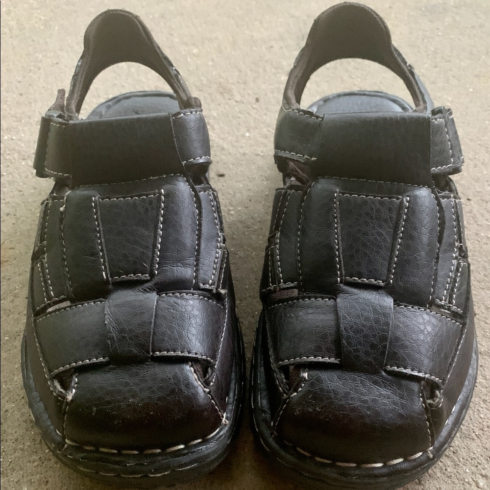 👞 Boys GBX brown fisherman sandals size 2M